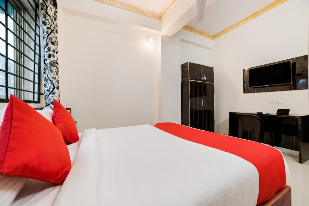 Oyo 40726 Classic Guest House Шиллонг Экстерьер фото